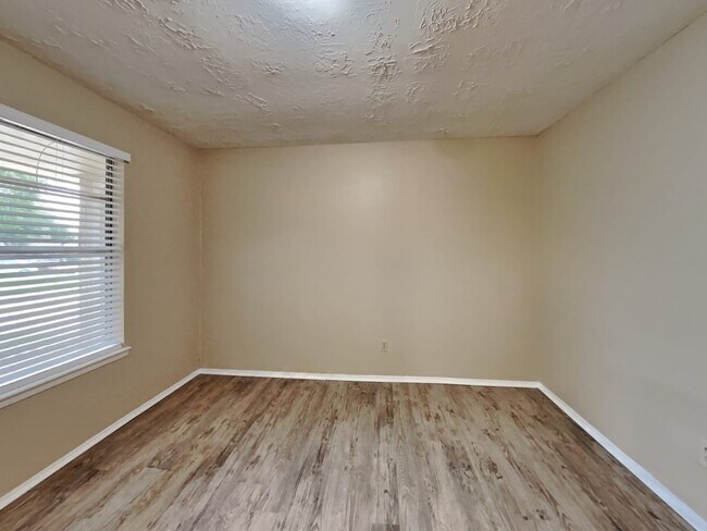 Building Photo - 2818 Mayflower Landing Ct