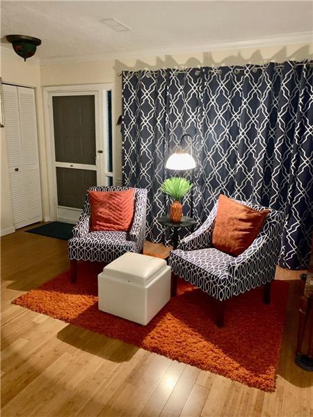 Building Photo - 1127 E Seminole Ave