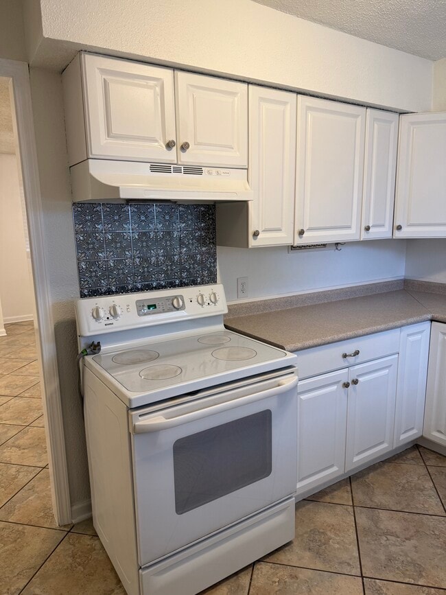 Building Photo - 1240 Avenue A