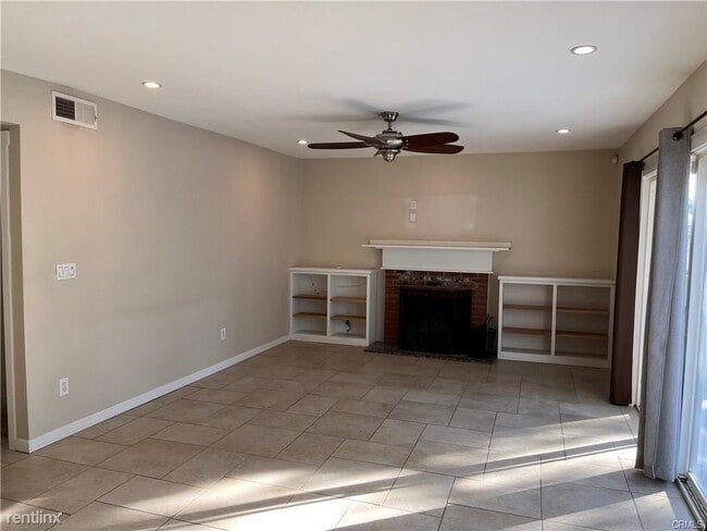 Building Photo - 4 br, 3 bath House - 11447 Brainard Ave