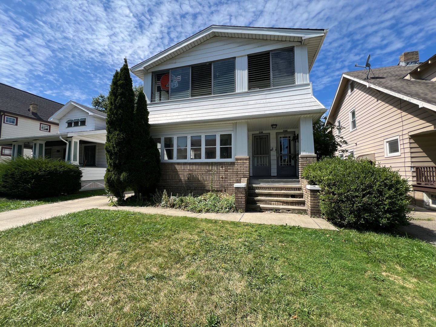 2186 Wascana Ave Lakewood, OH 44107 – photo 1