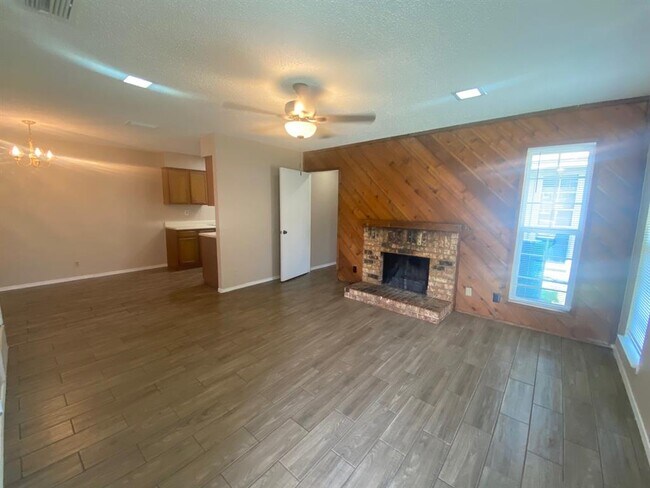 Building Photo - 417 Gatewood Rd
