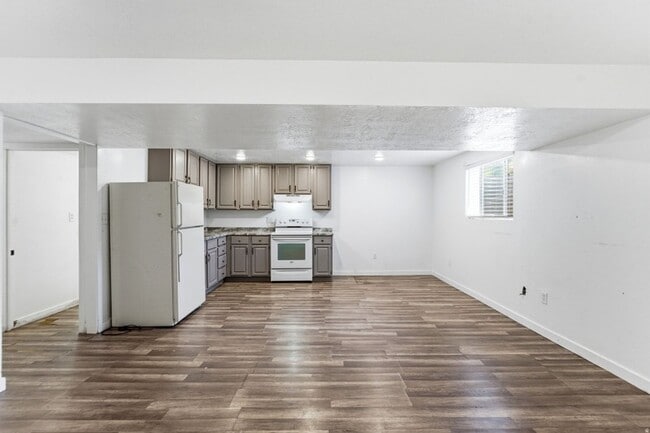 Building Photo - 1545 Merlin Way