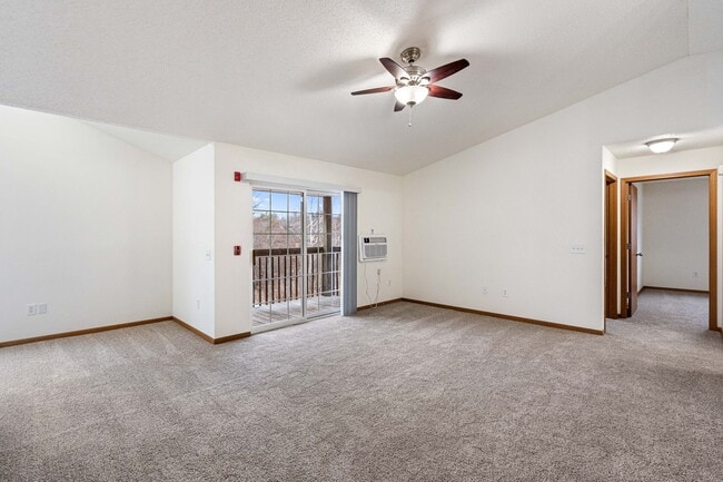 Building Photo - Woodland Park Apartments