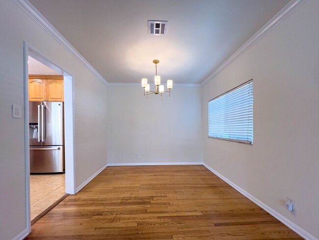 Foto del edificio - Spacious 3BR Home near Lake Balboa!