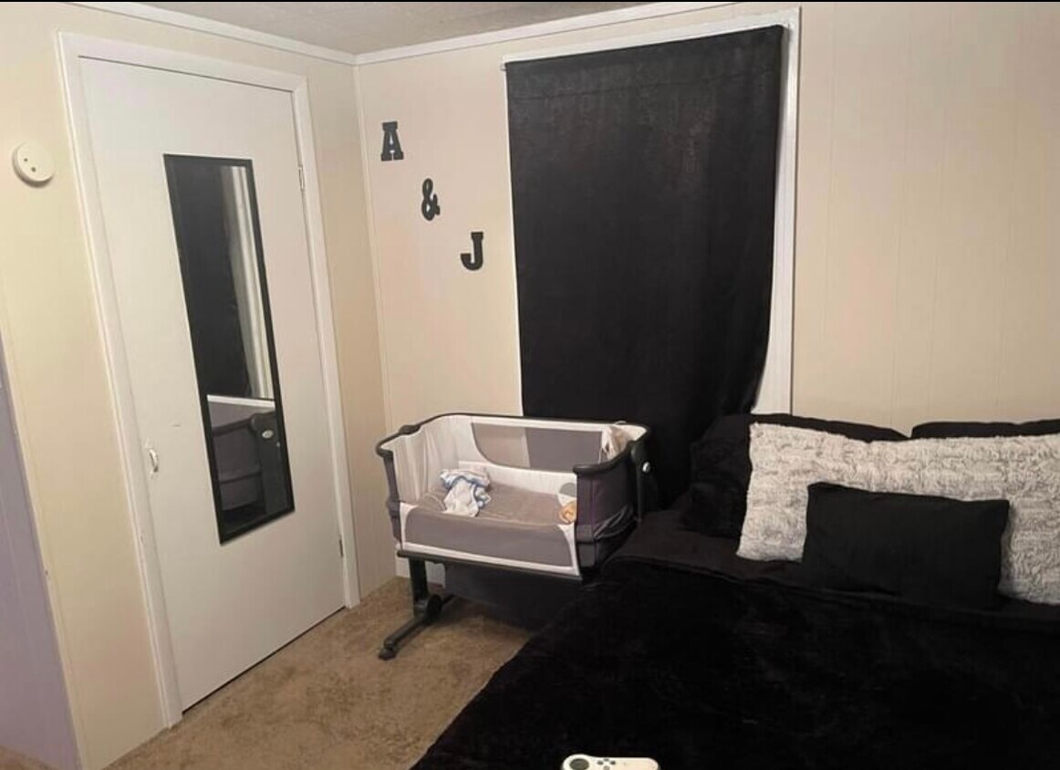 207 Phelps St Unit Upper, Watertown, NY 13601 Apartments in Watertown