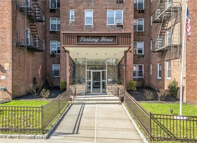 Building Photo - 61 Bronx River Rd