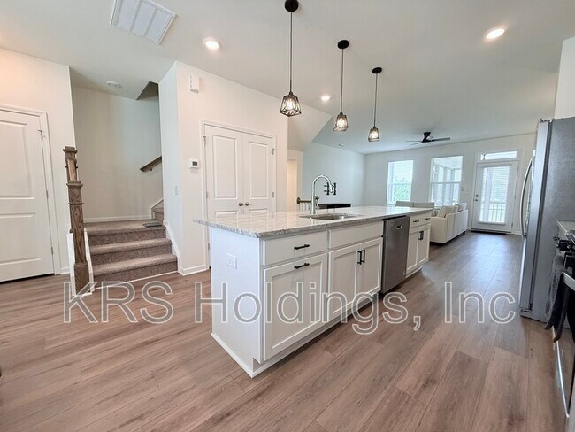 Building Photo - 849 Parc Townes Dr