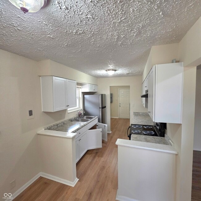 Building Photo - 4134 N Grand Ave