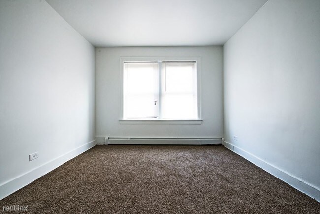 Building Photo - 2 br, 1 bath Apartment - 7231 S Yates Blvd