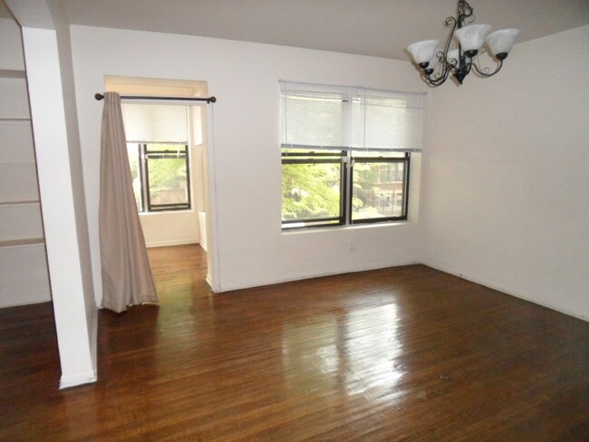 Foto del edificio - 930 W Gordon Ter