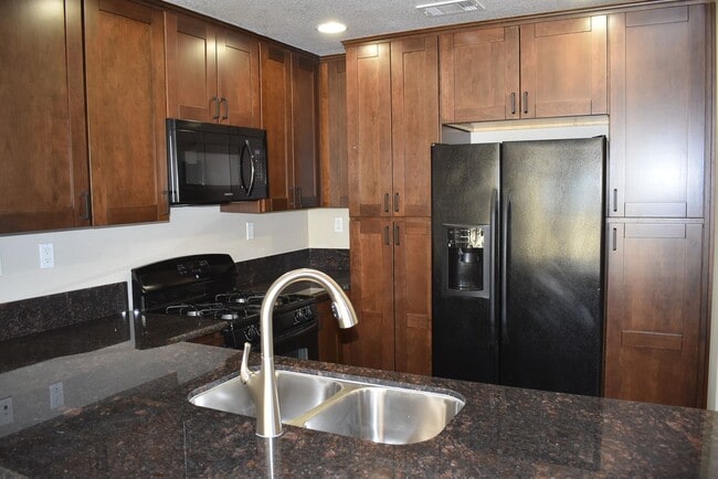 Building Photo - 2 Bedroom Townhome in the Northstar Community of Santee