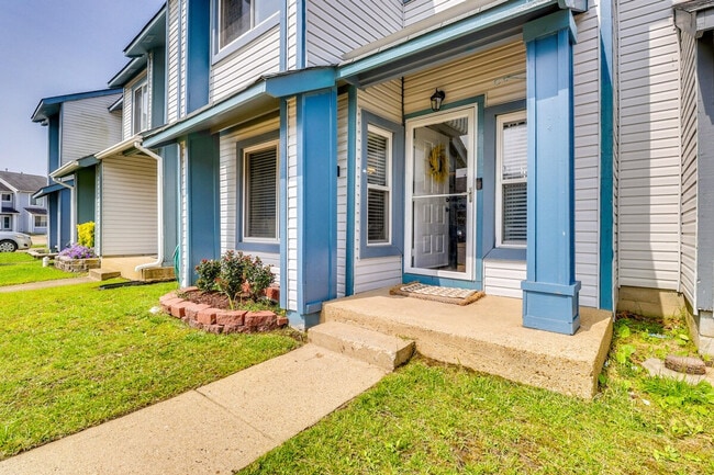 Building Photo - 749 Quesnel Dr