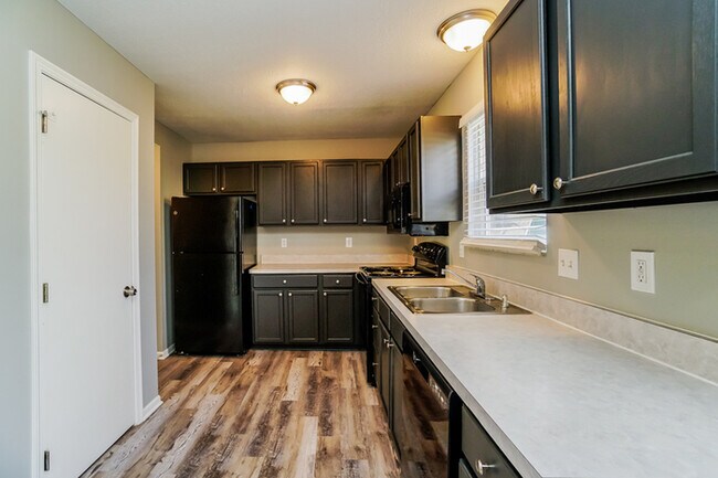 Building Photo - 5994 Heritage Farms Ct