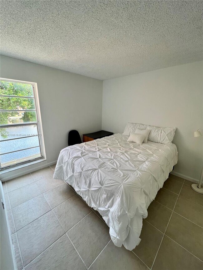 Foto del edificio - 4719 NW 7th St