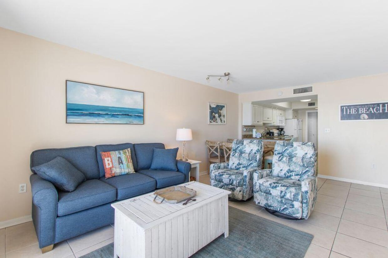 Foto principal - 969 W Beach Blvd