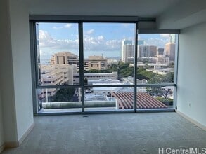 Building Photo - 555 South St