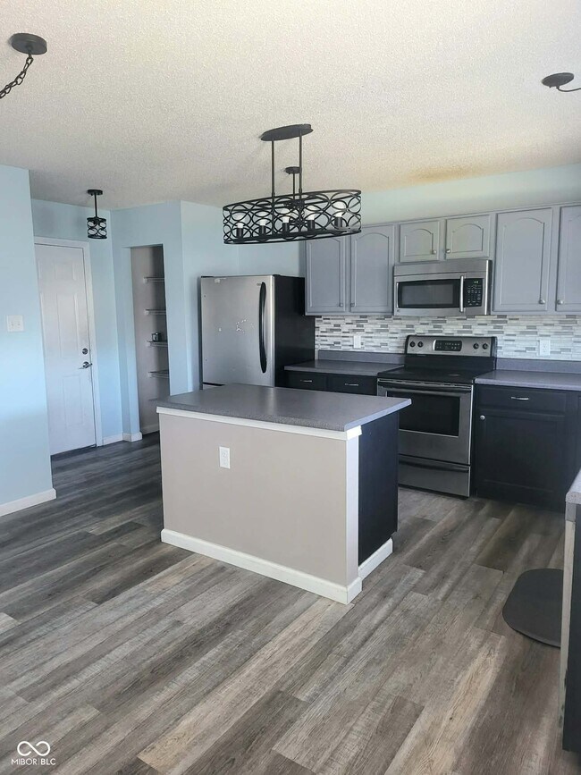 Building Photo - 868 Wheatgrass Dr