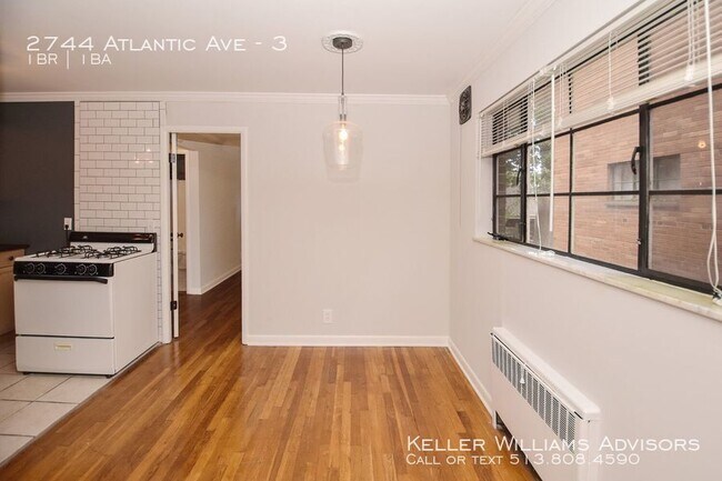 Building Photo - Fabulous renovation of Oakley apartment in...