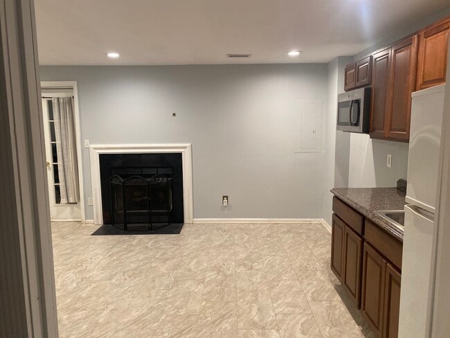 Building Photo - 9644 Eaton Woods Pl