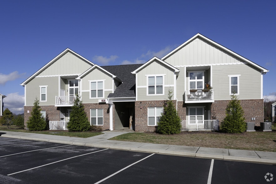 Ballantyne Commons Apartments Rentals Hendersonville, NC