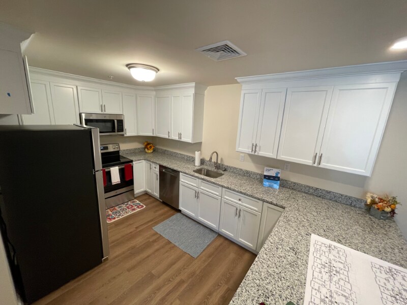 Primary Photo - 540 Northend Dr