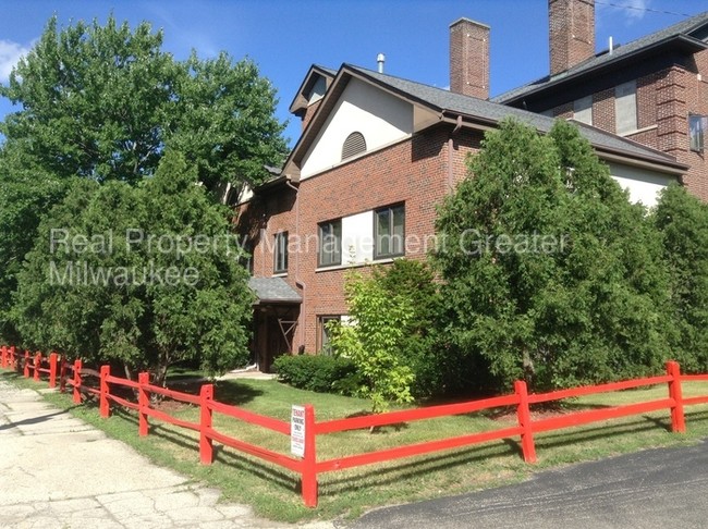 Building Photo - 138 Elkhorn Rd