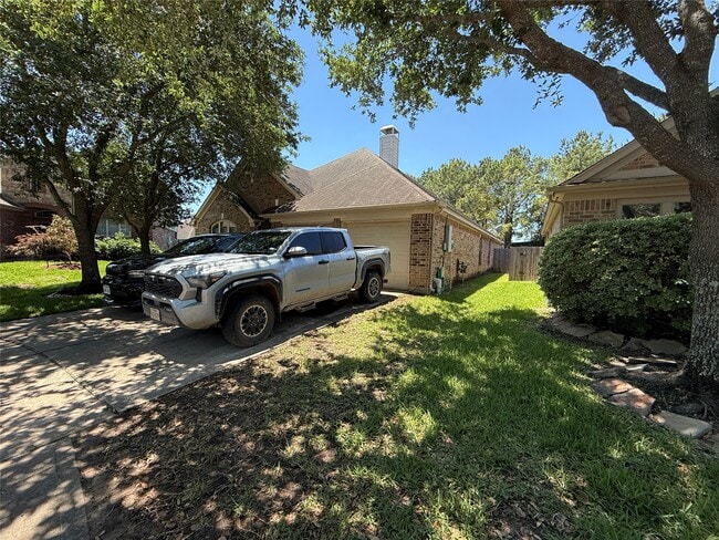 Building Photo - 7418 Lakesage Ln