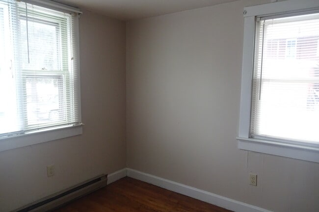 Building Photo - 220 North St