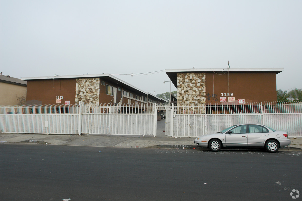 Building Photo - Drew St Apartments