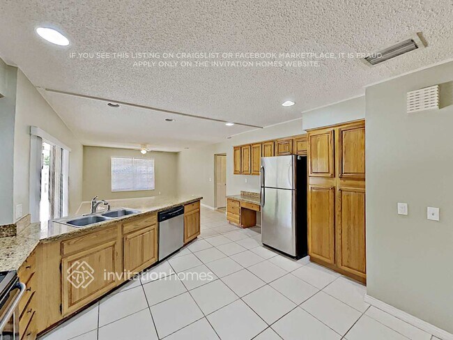 Foto del edificio - 12725 Newton Pl