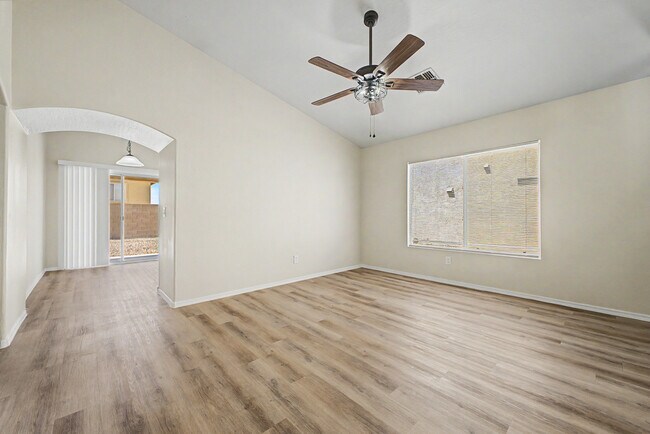 Foto del edificio - 22285 W La Pasada Blvd