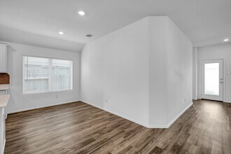 Building Photo - 19092 Sonora Chase Dr Building Photo - 19092 Sonora Chase Dr