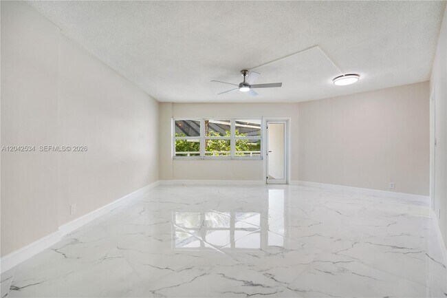 Foto del edificio - 710 N Ocean Blvd