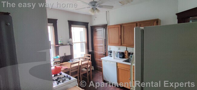 Photo - 122 Columbia St Apartment