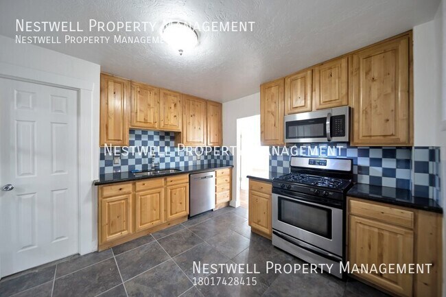 Building Photo - Charming 2-bed Bungalow in Historic Salt L...
