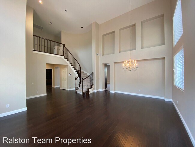 Foto del edificio - 5 br, 3 bath House - 1833 Meeks Bay Dr