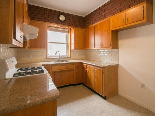 Building Photo - 1231 Bay Ridge Pkwy