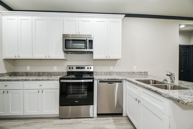 Foto del edificio - 7802 Dandy St
