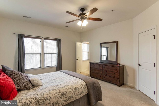 Foto del edificio - 526 Willow Bend Dr