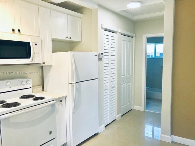 Building Photo - 1949 Funston St