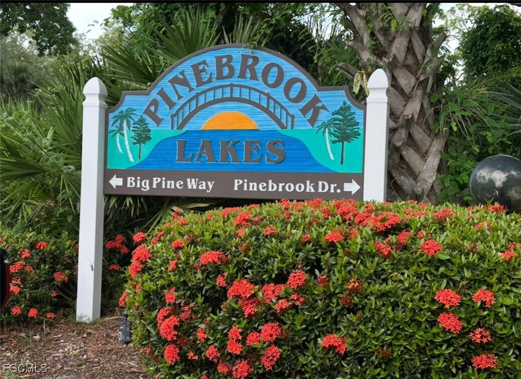 Foto principal - 122 Pinebrook Dr