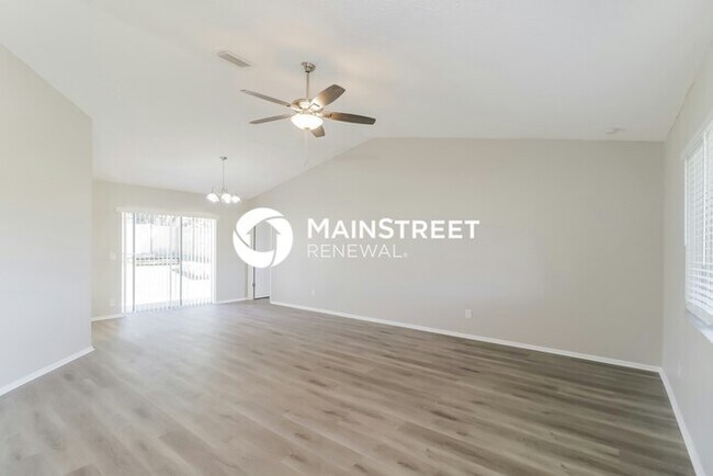 Building Photo - 3 Bedroom Pet-Friendly Home in Spring Hill, FL with Main Street Renewal