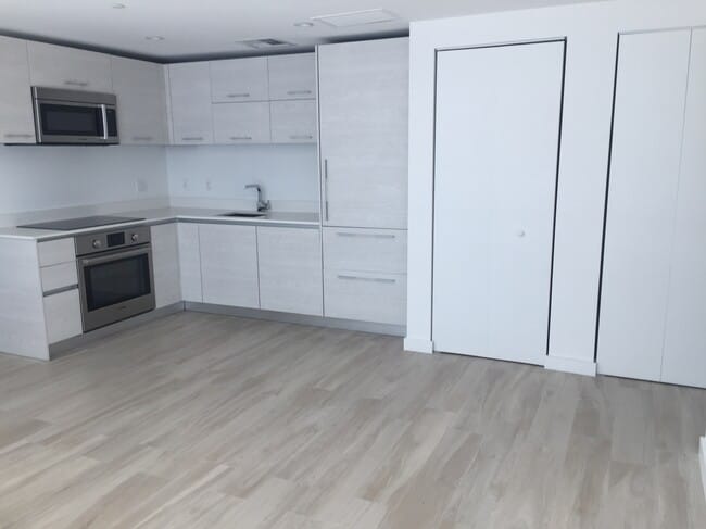 Building Photo - 1300 S Miami Ave