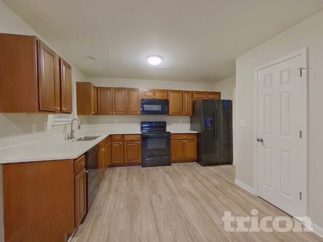 Foto del edificio - 5506 Linda Vista Ln