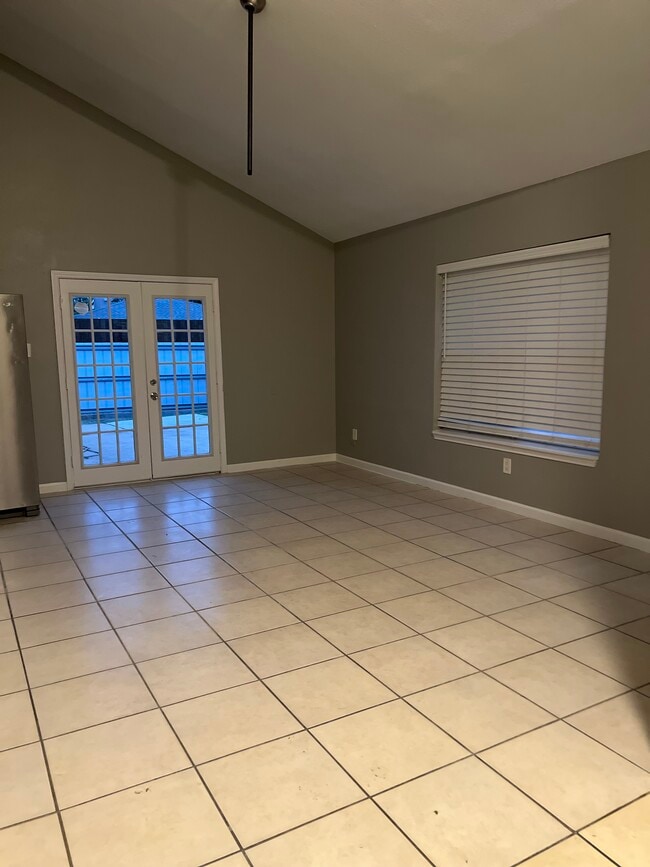 Living Room - 10255 Carolina Oaks Dr