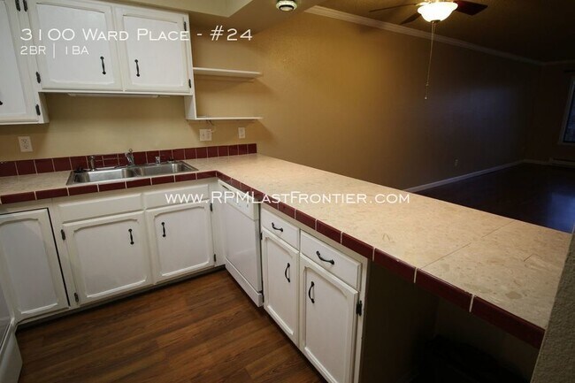 Building Photo - West Anchorage Condo! Huge living room!