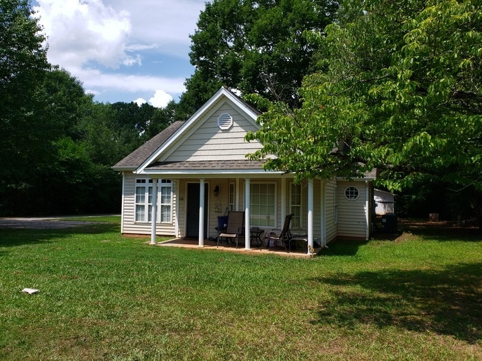 Primary Photo - 126 W Oak Ave