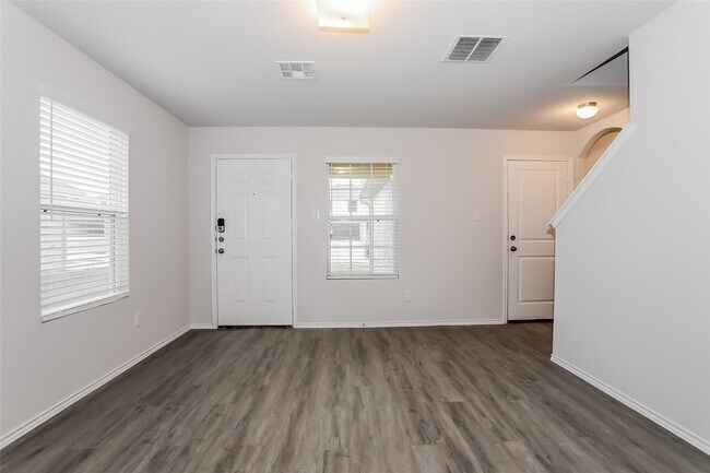 Foto del edificio - 303 Blue Crane St