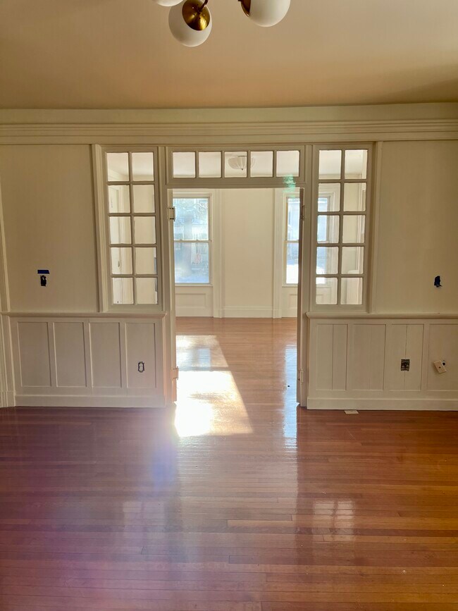 Building Photo - 56 Phillips Pl